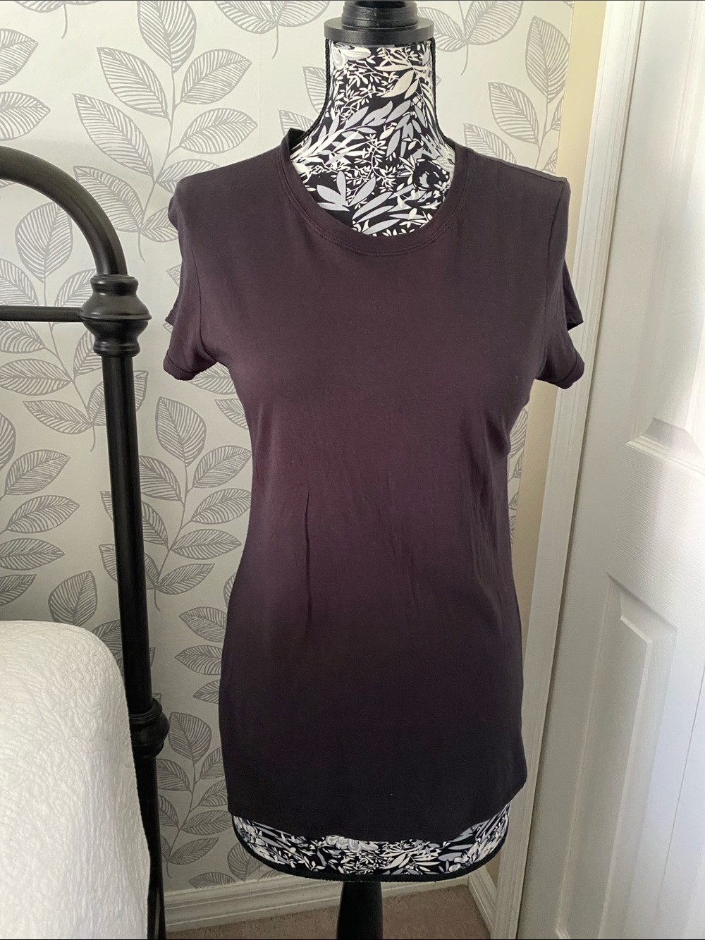 Vince Black Scoop Neck Women's short sleeve tee..runs small!